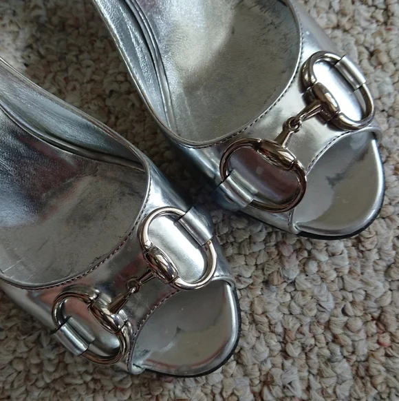 Gucci Silver Metallic classic horse bit leather wedges size 6B - Picture 7 of 16